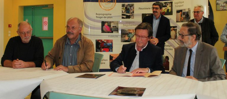 Signature d’une convention pour l’installation d’un rucher et d’actions de sensibilisations signature-dune-convention-pour-linstallation-dun-rucher-et-dactions-de-sensibilisations