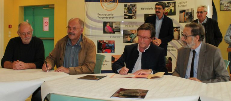 signature-dune-convention-pour-linstallation-dun-rucher-et-dactions-de-sensibilisations